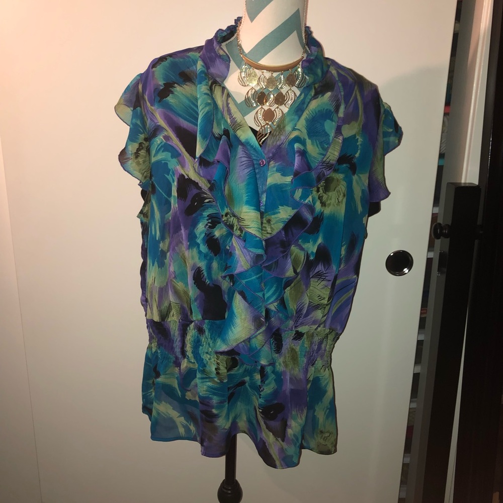 Sleeveless shirt